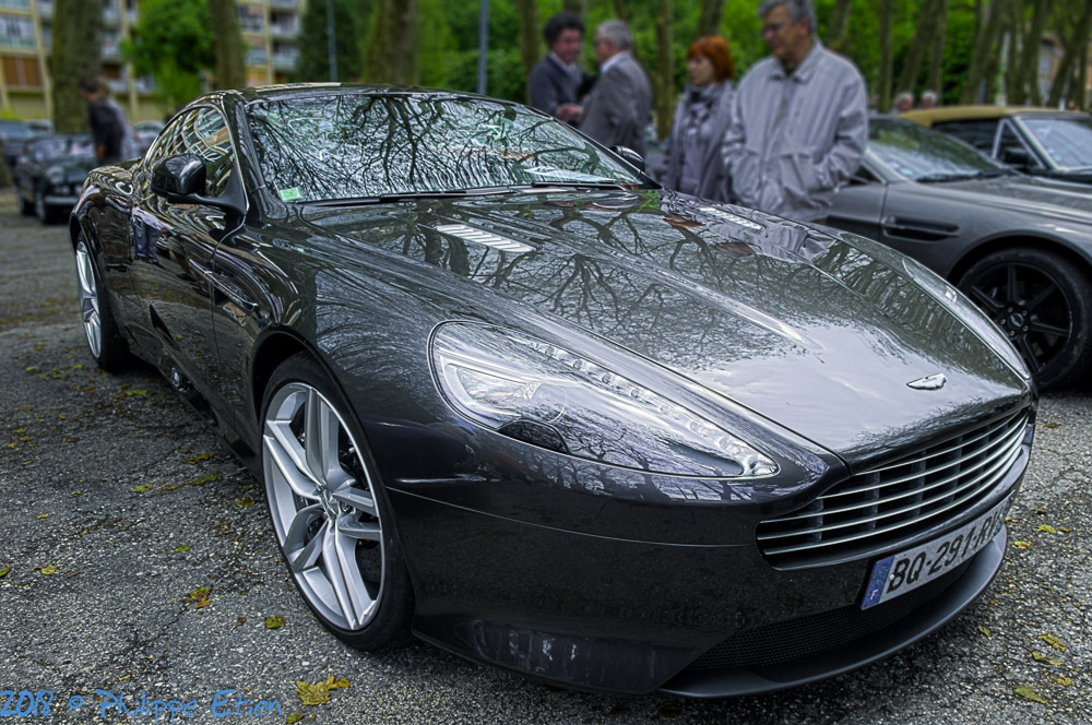 Aston Martin Virage 2011 005